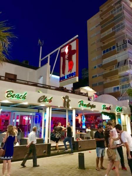 Virginia Of The Sea Apartment Benidorm Bagian luar foto