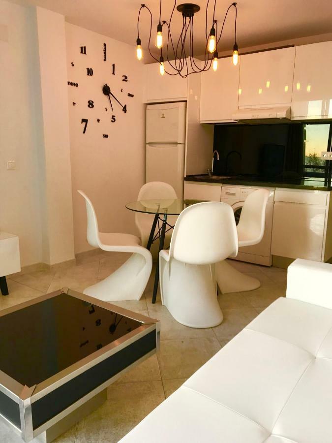 Virginia Of The Sea Apartment Benidorm Bagian luar foto